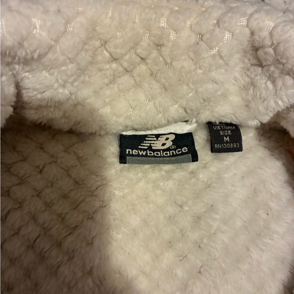 New Balance Women's Cream Teddy Jacket - Picture 3 of 5